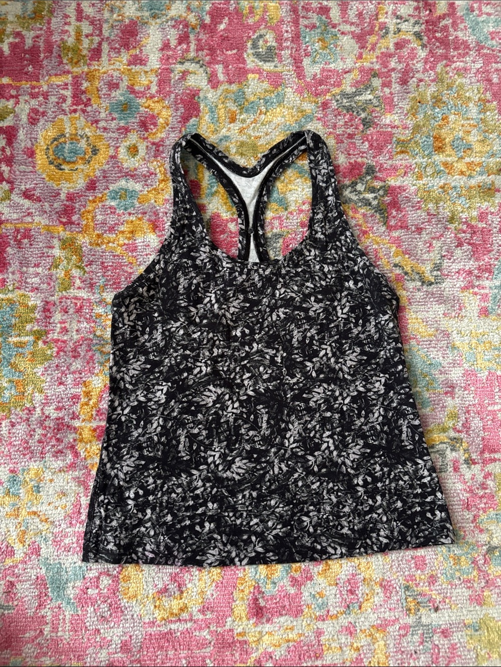 Black and white lululemon tank